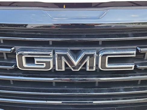 Used 2024 GMC Terrain SLE w/ Driver Convenience Package FWD image 30
