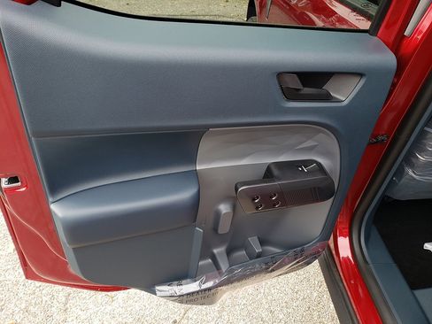 New 2025 Ford Maverick Lariat w/ Black Appearance Package image 15