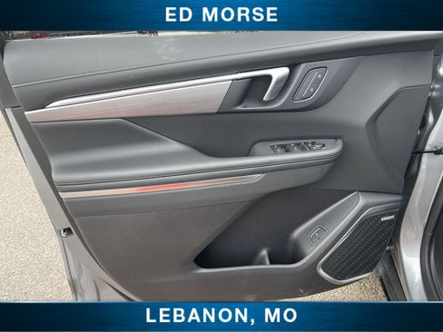 Used 2025 Buick Enclave Preferred image 21