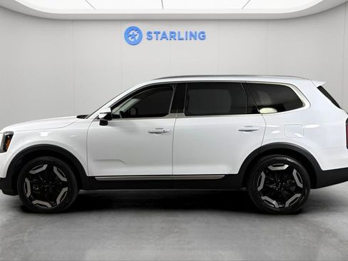 Used 2024 Kia Telluride EX w/ EX Captain's Chair Package FWD image 3