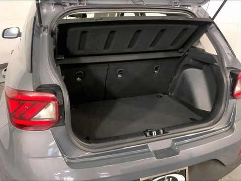 Used 2025 Hyundai Venue SEL FWD image 4