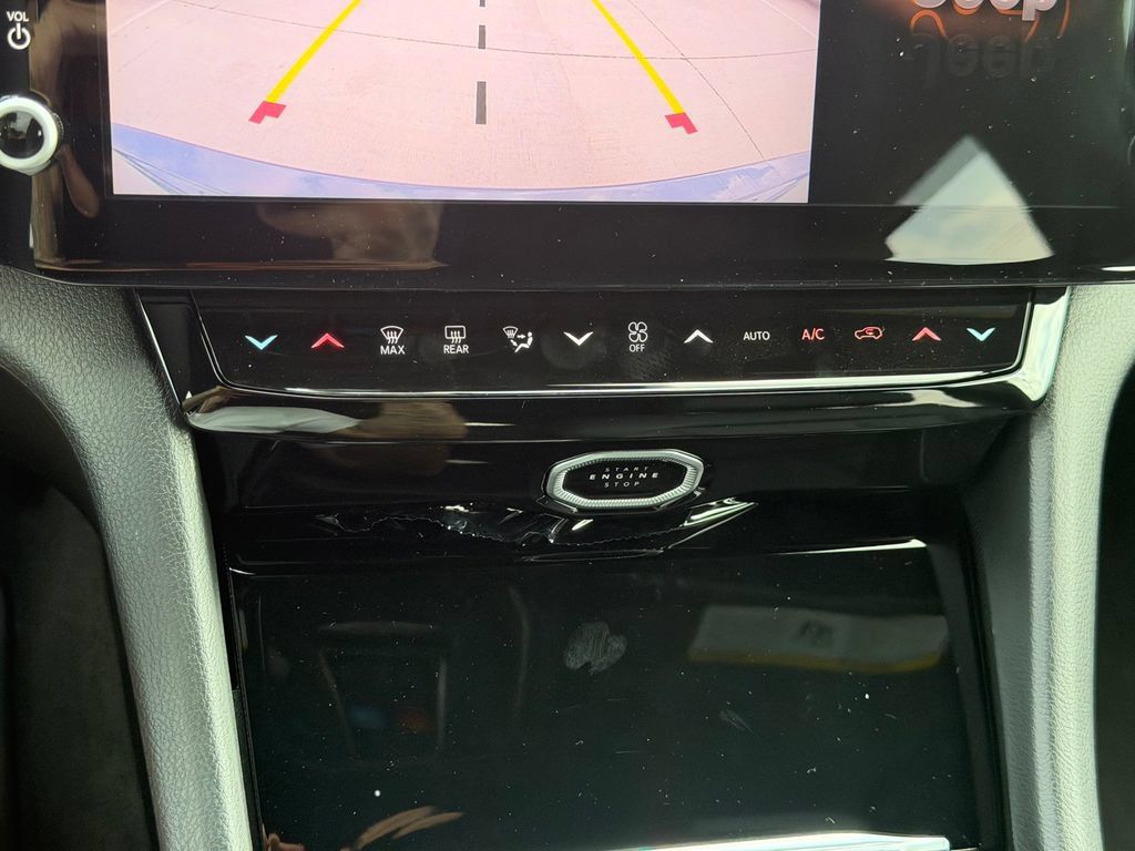 New 2026 Jeep Grand Cherokee Limited RWD image 15