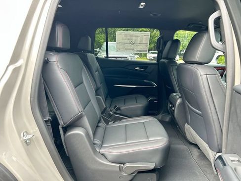 New 2026 Chevrolet Traverse Z71 w/ Enhanced Driving Package AWD/4WD image 27