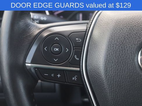 Used 2019 Toyota Camry XLE FWD image 5