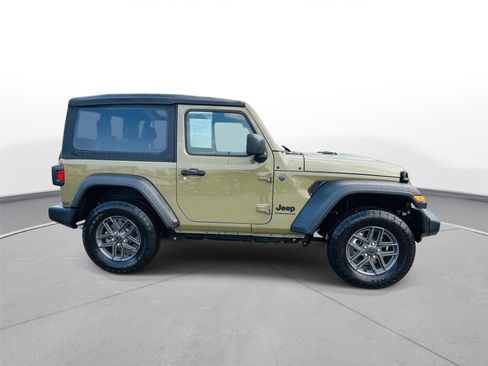 Used 2025 Jeep Wrangler Sport image 33