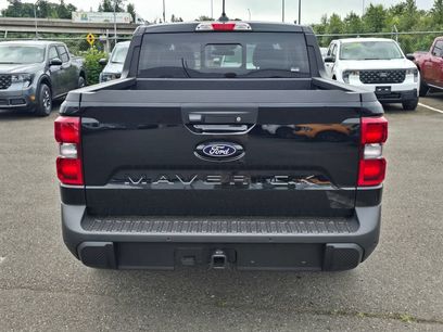 New 2026 Ford Maverick Lariat w/ Black Appearance Package