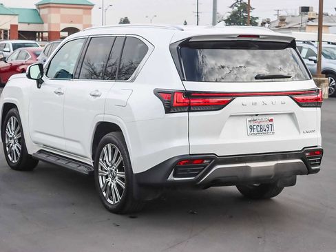 Used 2023 Lexus LX 600 4WD w/ Ultra Luxury Package image 2