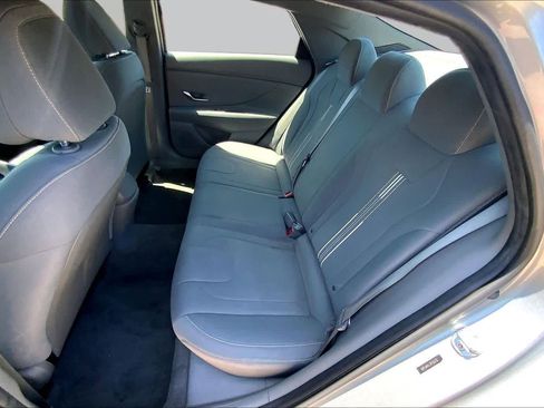 Used 2023 Hyundai Elantra SEL FWD image 19