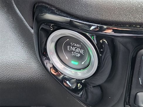 Used 2023 Chevrolet Silverado 1500 RST image 18