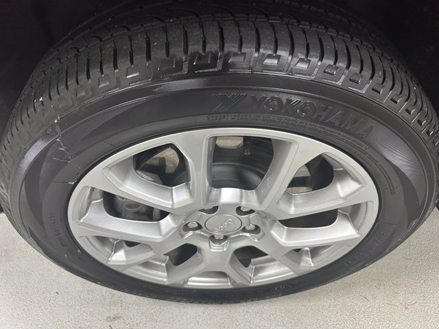 Used 2024 Jeep Compass Latitude AWD/4WD image 9