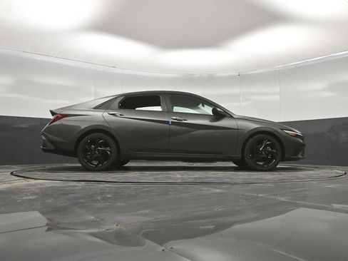 New 2026 Hyundai Elantra SEL Sport FWD image 38