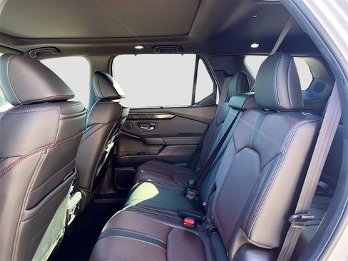 Used 2025 Honda Pilot Black Edition image 26