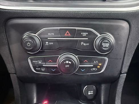 Used 2022 Dodge Charger SXT RWD image 26