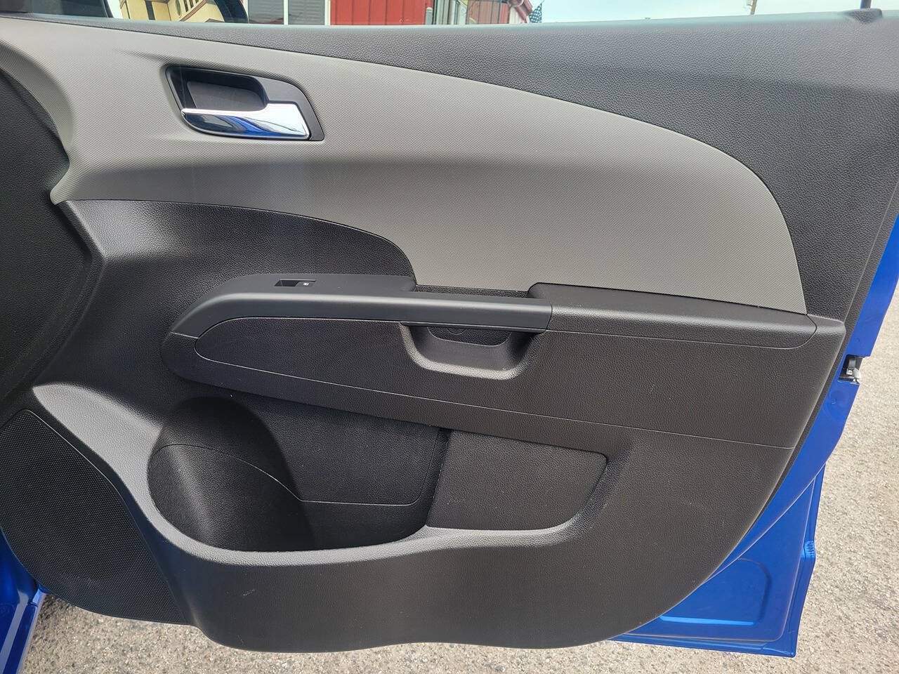 Used 2016 Chevrolet Sonic LT w/ Driver Confidence Package FWD image 31