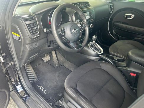 Used 2019 Kia Soul FWD image 8