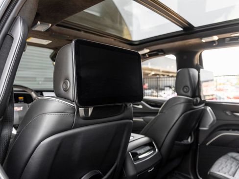 Used 2024 Cadillac Escalade V w/ LPO, ONYX Package AWD/4WD image 25