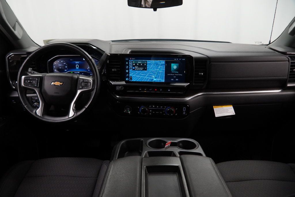 Certified 2024 Chevrolet Silverado 1500 LT AWD/4WD image 3