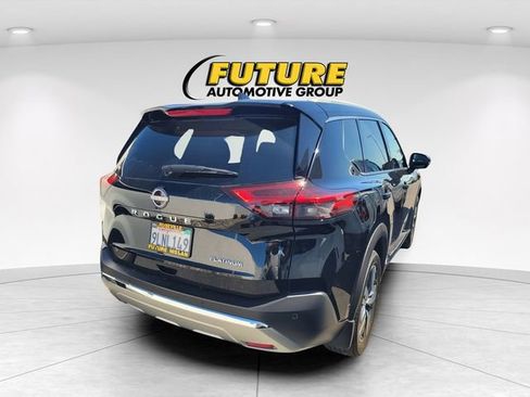 Used 2023 Nissan Rogue Platinum w/ Platinum Premium Package FWD image 3