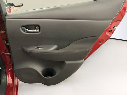 Used 2015 Nissan Leaf S w/ Charge Package FWD image 30