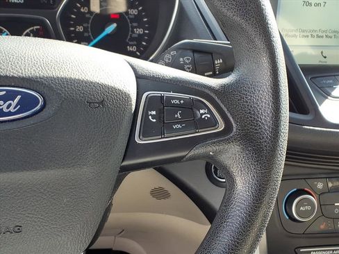 Used 2019 Ford Escape SE image 19