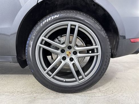Certified 2021 Porsche Macan S image 14