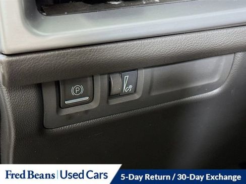 Used 2025 Cadillac XT4 Premium Luxury AWD/4WD image 15