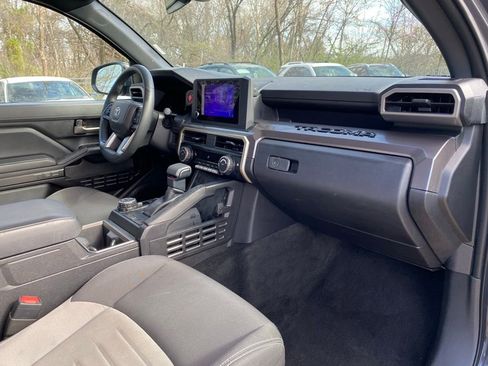 Used 2025 Toyota Tacoma TRD Off-Road image 34
