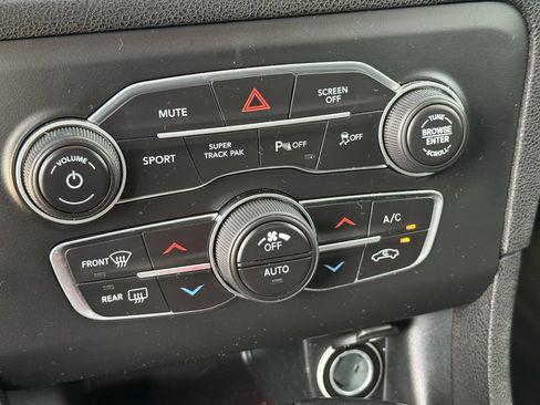 Used 2021 Dodge Charger SXT AWD/4WD image 12