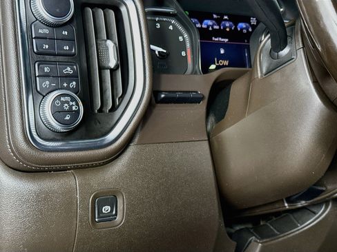 Used 2019 GMC Sierra 1500 Denali w/ Denali Ultimate Package AWD/4WD image 12