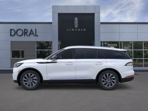 New 2026 Lincoln Aviator 2WD image 3