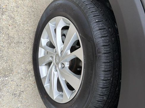 Used 2019 Hyundai Tucson SE image 14