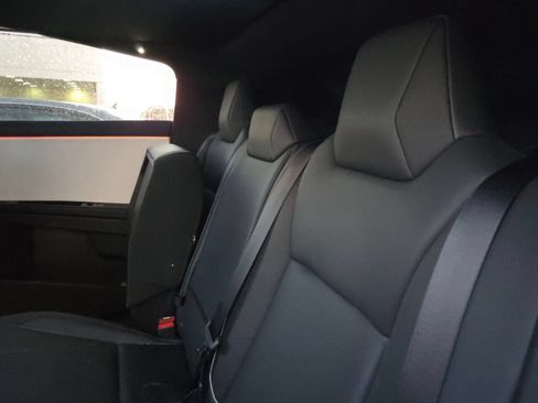 Used 2024 Tesla Cybertruck Cyberbeast AWD/4WD image 9