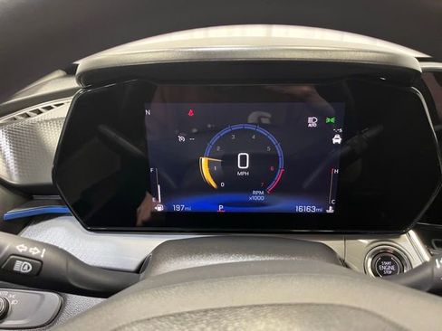 Used 2025 Chevrolet Trax LT image 21