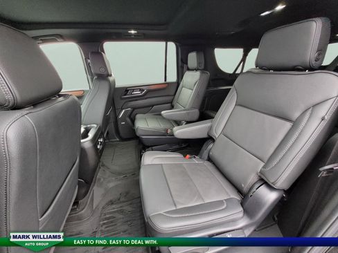 Used 2025 GMC Yukon XL Denali w/ Sun & Power Step Package image 18