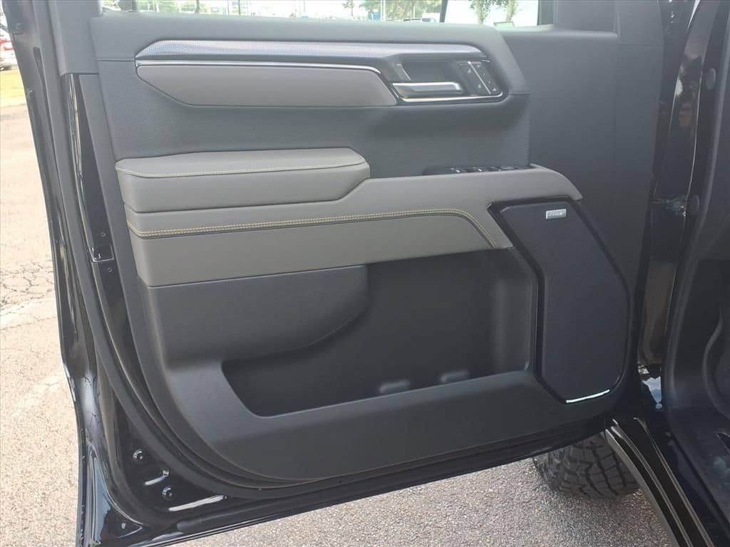 New 2026 Chevrolet Silverado 1500 ZR2 AWD/4WD image 14