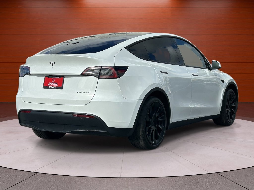 Used 2024 Tesla Model Y Long Range AWD/4WD image 4
