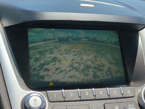 Used 2017 Chevrolet Equinox LT FWD image 19