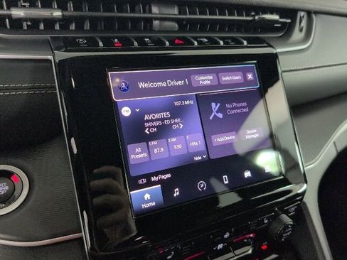 New 2025 Jeep Grand Cherokee L Altitude image 19