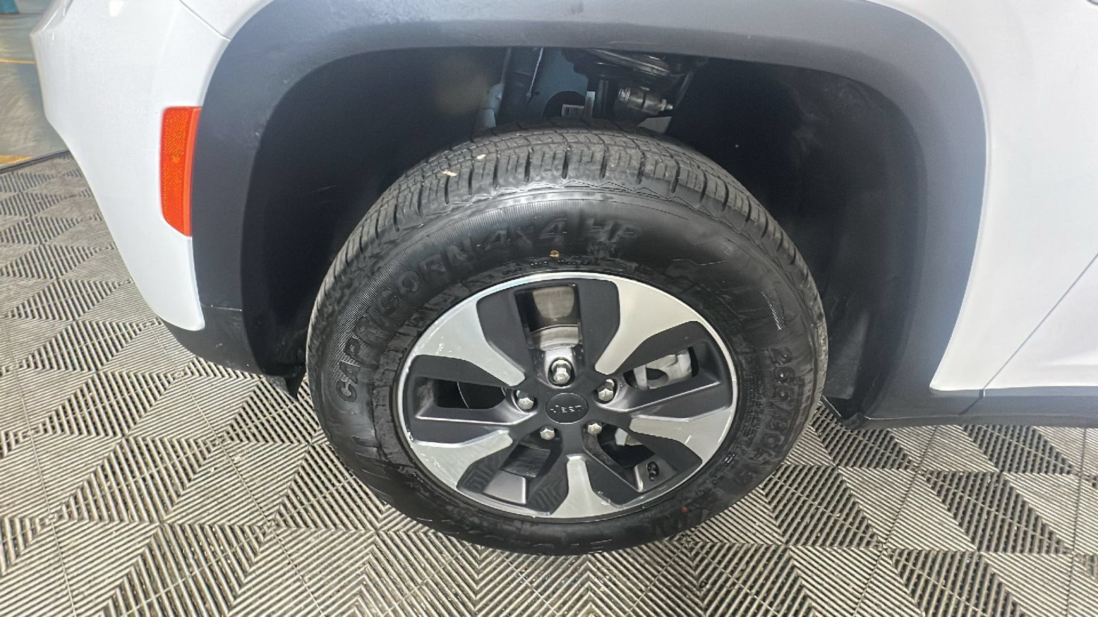 Used 2023 Jeep Grand Cherokee 4WD 4xe image 10