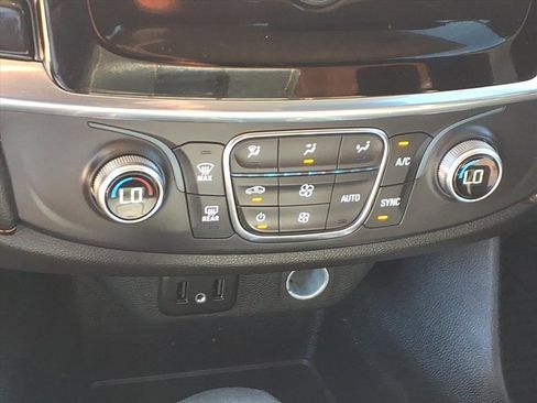 Certified 2021 Chevrolet Traverse LS w/ LPO, Floor Liner Package image 17