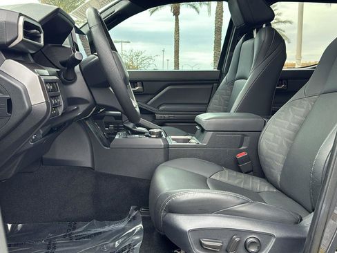 Certified 2025 Toyota Tacoma TRD Off-Road image 23
