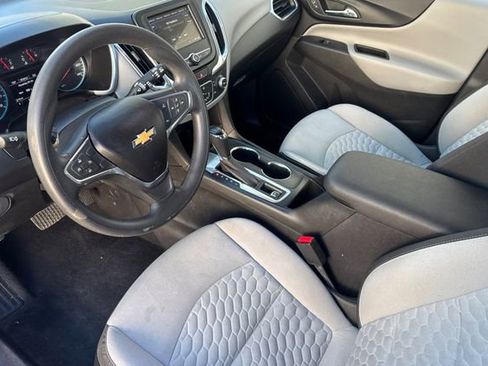 Used 2019 Chevrolet Equinox LS image 10