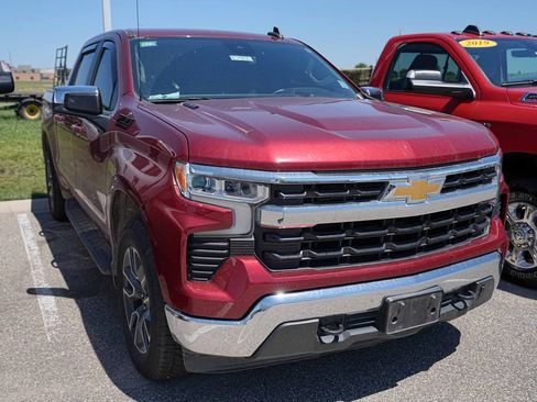 Used 2023 Chevrolet Silverado 1500 LT AWD/4WD image 3