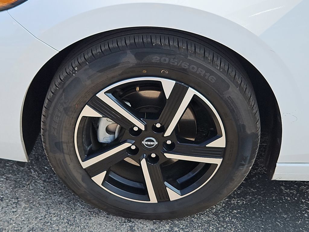 Used 2024 Nissan Sentra SV FWD image 14