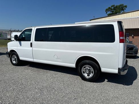 Used 2019 Chevrolet Express 3500 LT w/ LT Preferred Equipment Group RWD image 14