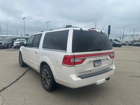 Used 2017 Lincoln Navigator L Select RWD image 2
