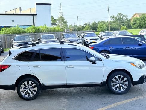 Used 2017 Subaru Outback 3.6R Touring AWD/4WD image 33