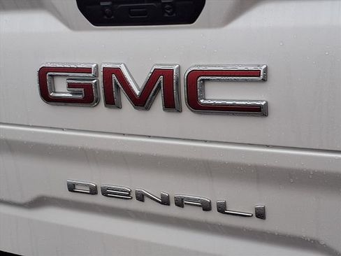 Used 2021 GMC Sierra 1500 Denali w/ Driver Alert Package II AWD/4WD image 19