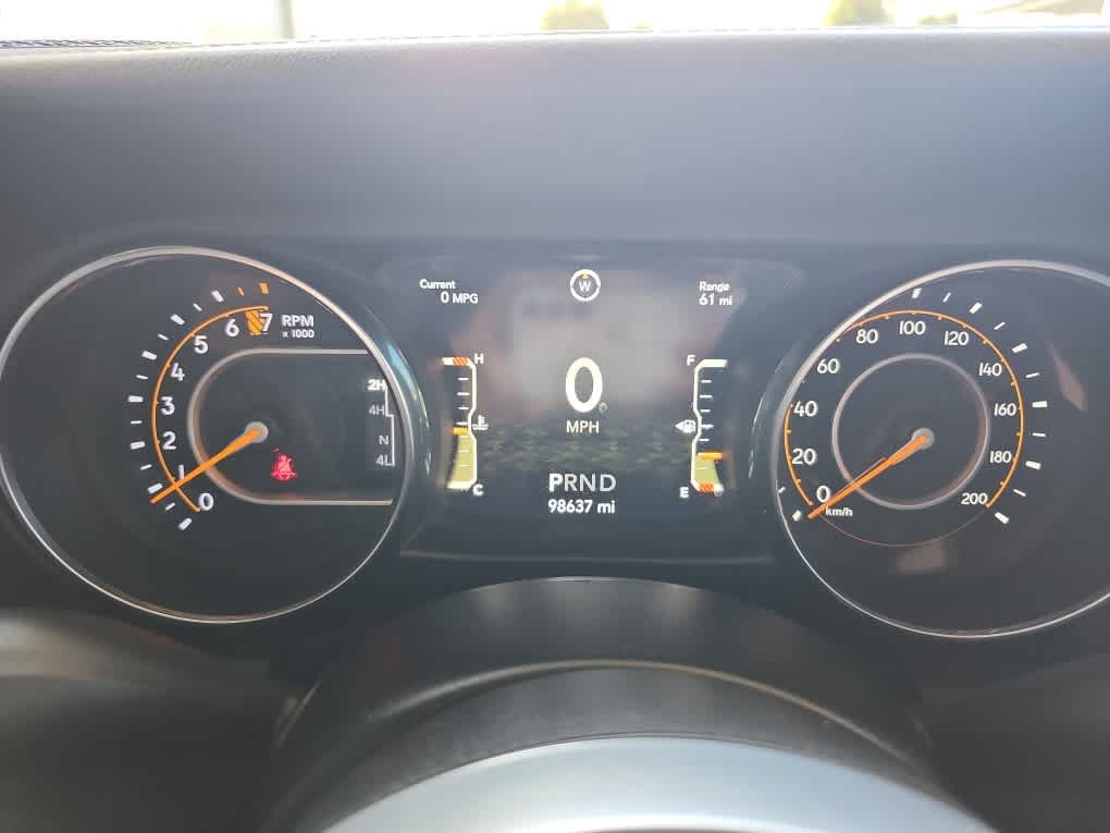 Used 2019 Jeep Wrangler Unlimited Sahara w/ Uconnect 4C Nav & Sound Group AWD/4WD image 18
