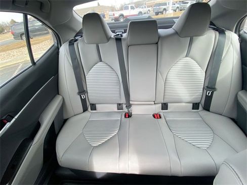Used 2024 Toyota Camry SE image 22